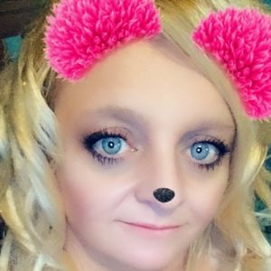 Meet your Posher, Carey